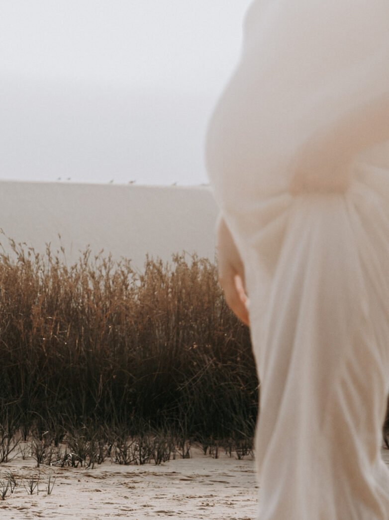 Séance grossesse en famille dans les landes